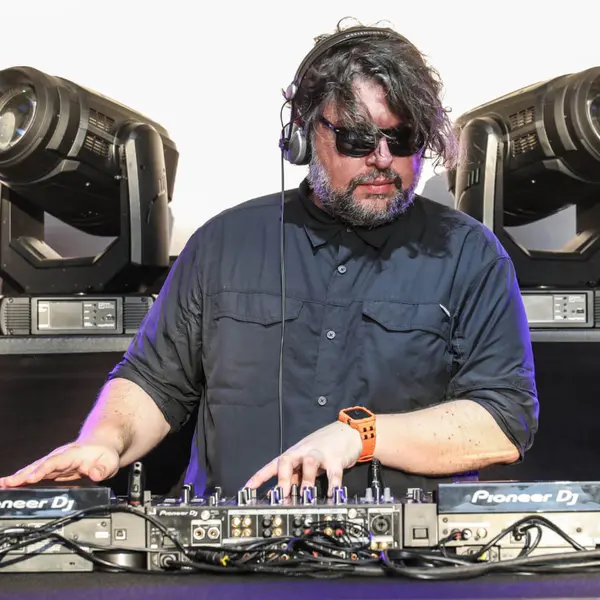 MIXTAPE MADNESS ‘80’s & 90’s’ Dj Set By Berke Yavuz thumbnail